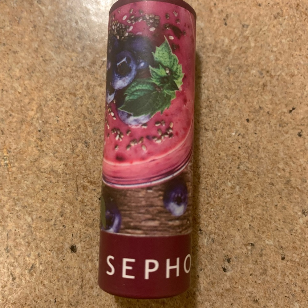 🌸New🌸 Sephora Lipstick in Berrylicious. Weightless yet highly pigmented.
